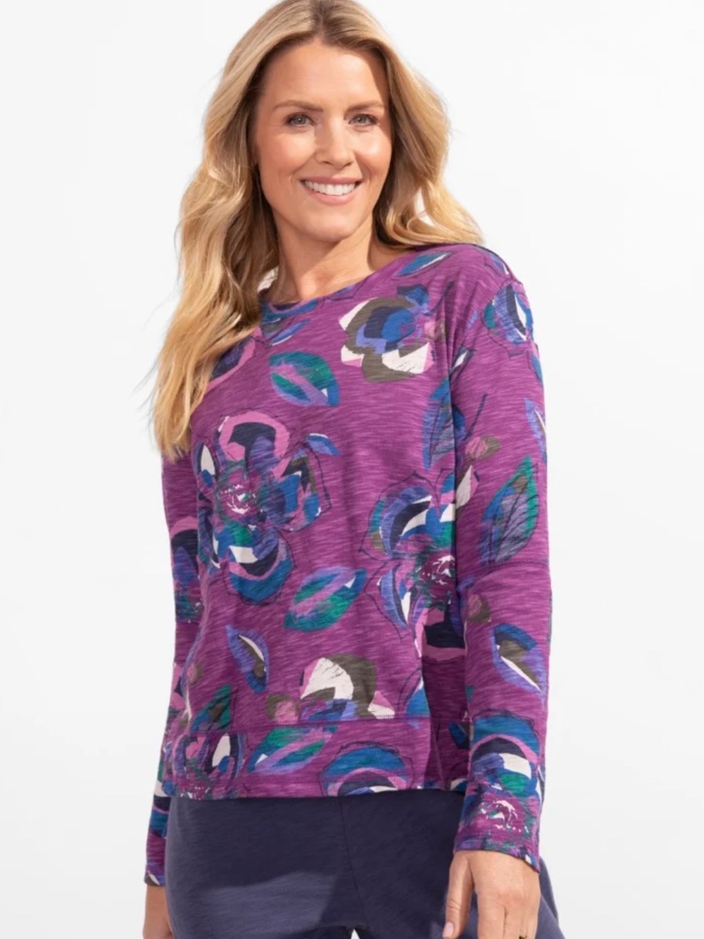 Escape by Habitat Plum Floral Step Hem Boxy Tee Size Large